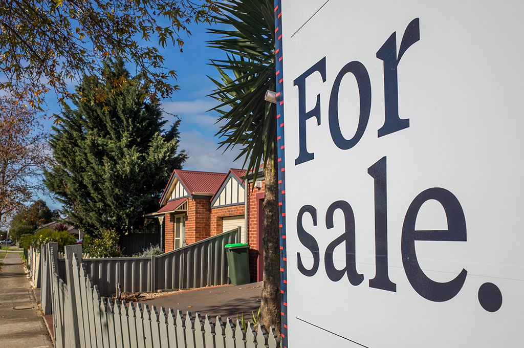 Can you use the same conveyancer as the seller?
